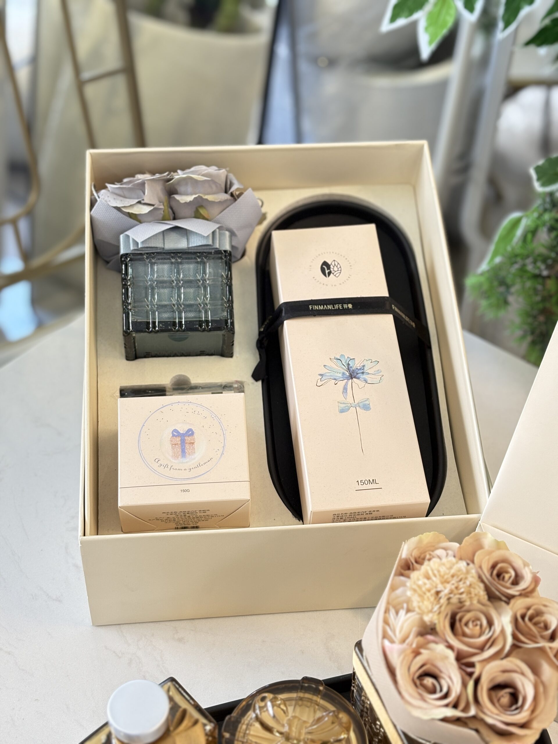طقم شمع وورد ومعطر مع صنية - الصورة 3
