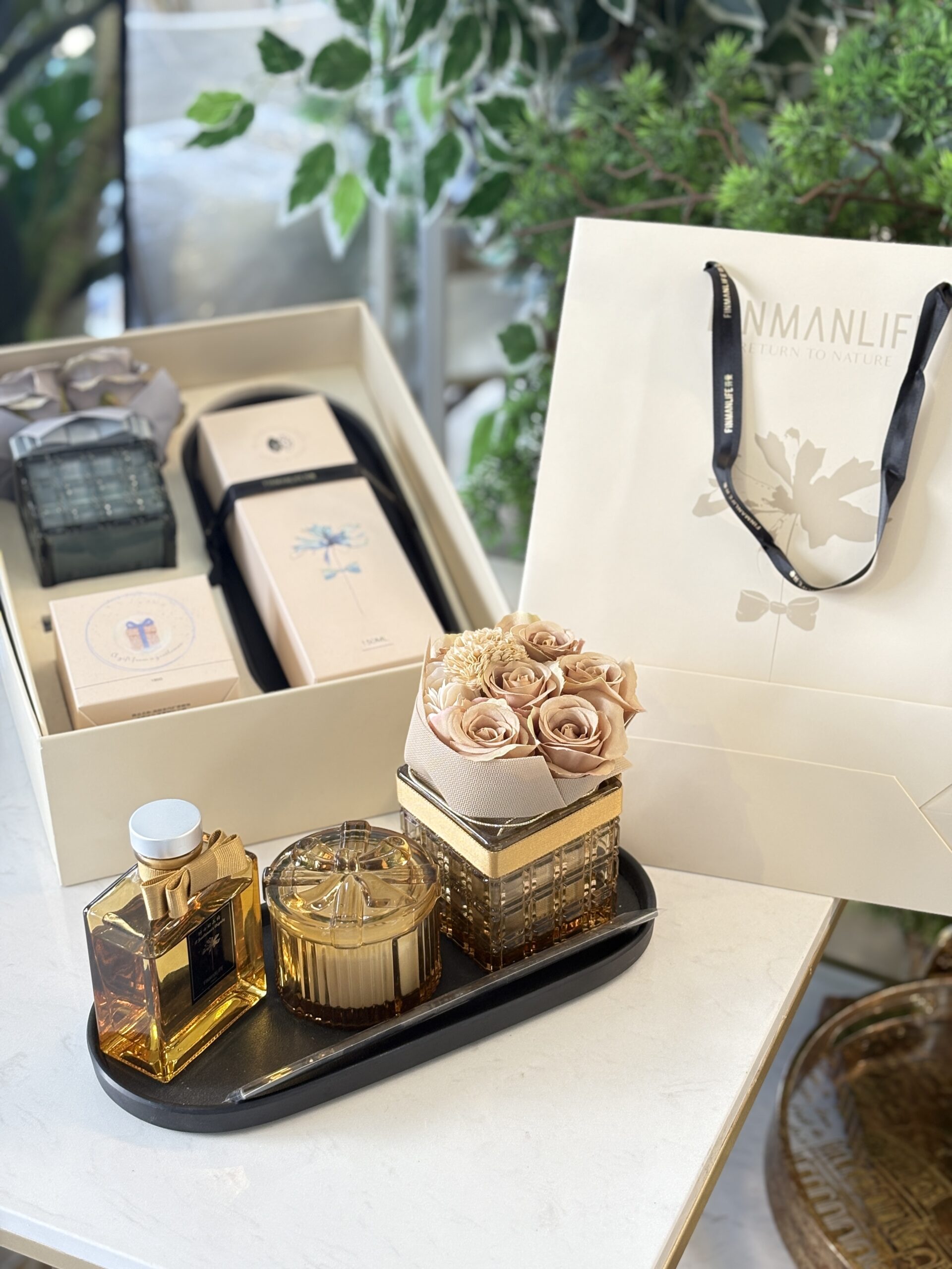 طقم شمع وورد ومعطر مع صنية